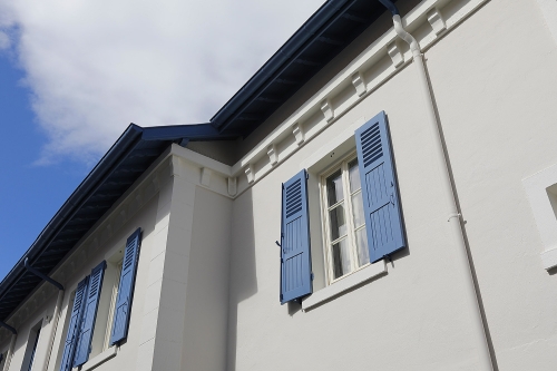 Ravalement de façade de copropriété sur rue Mazagran à Biarritz