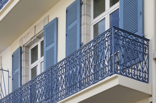 Ravalement de façade de copropriété sur rue Mazagran à Biarritz