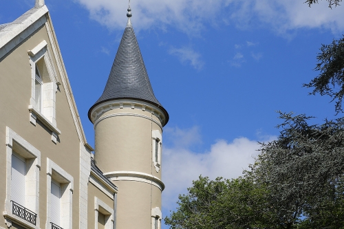 Ravalement de façade de château a Ustaritz