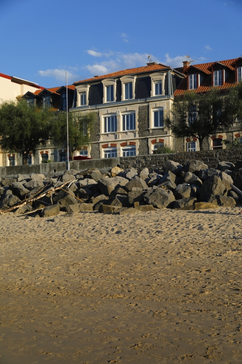Ravalement de façade et réparation de toiture en ardoise à Hendaye plage