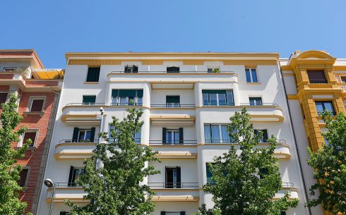 Lomeña: Rehabilitación con SATE en edificio en Calle Colón de Irun .