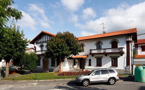 Lomeña: Anaka Casinoko fatxada berriztatzea