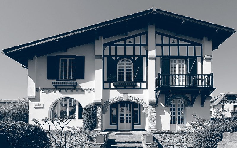 Lomena. Ravalement de façades de logements en Aquitaine